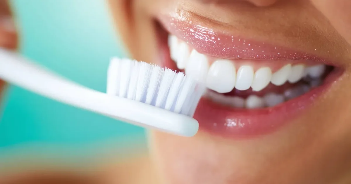 Codzienne nawyki, które poprawią zdrowie Twoich dziąseł